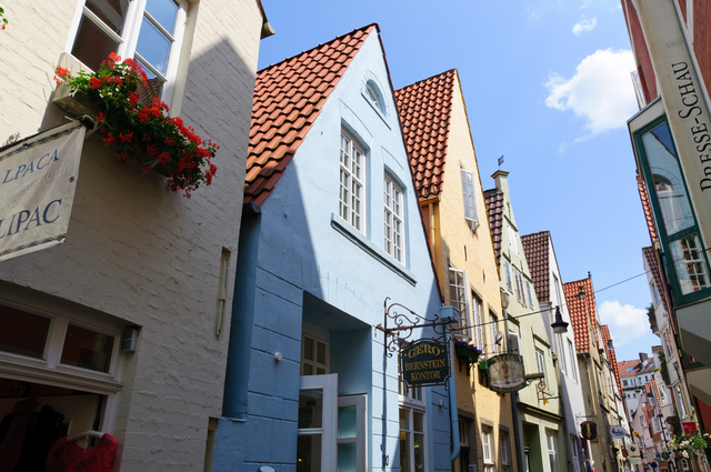 メルヘンの国の世界遺産と秘境に見る 美しい屋根と外壁の色合い