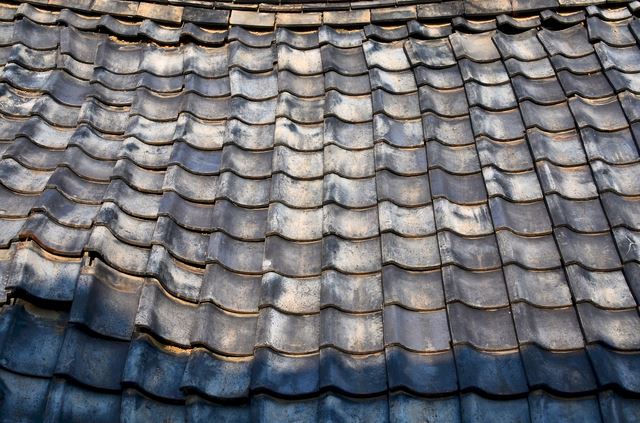 古い家の耐震性を上げる屋根のリフォームとは？