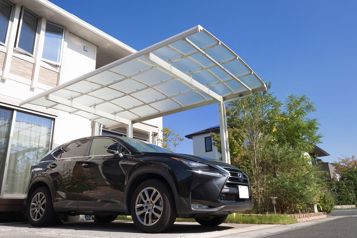 暮らしを彩る「カーポート」のお役立ち情報をご紹介